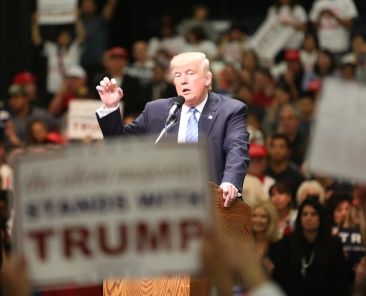 ¿Es Trump el mayor enemigo de los Estados Unidos? (III)